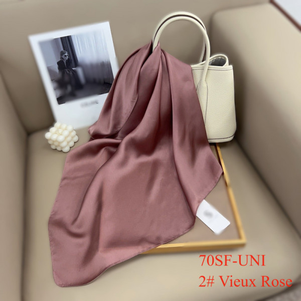 Foulard carré 70x70 au toucher soie uni coloris Vieux rose - Chapo & Co