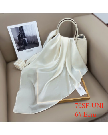 Foulard carré 70x70 au toucher soie uni coloris ECRU - Chapo & Co
