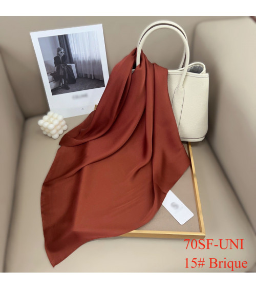 Foulard carré 70x70 au toucher soie uni coloris TERRACOTA