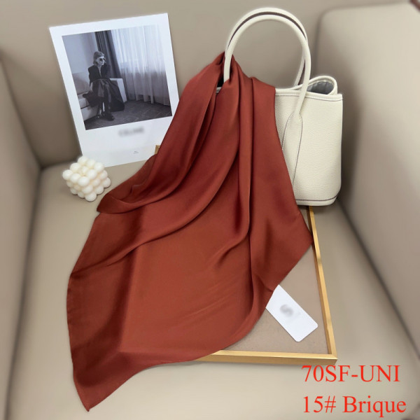 Foulard carré 70x70 au toucher soie uni coloris TERRACOTA