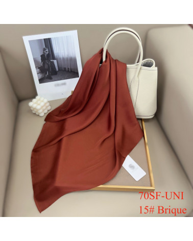 Foulard carré 70x70 au toucher soie uni coloris TERRACOTA